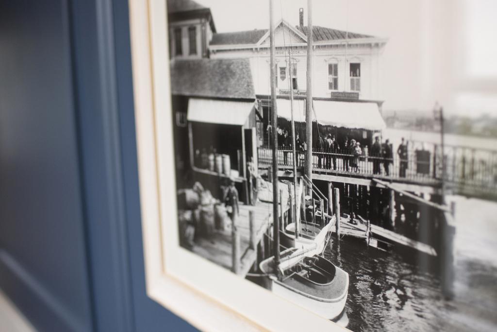 The Whaler'S Inn Mystic Bagian luar foto